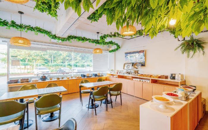 Mangsang Dluwa Hotel