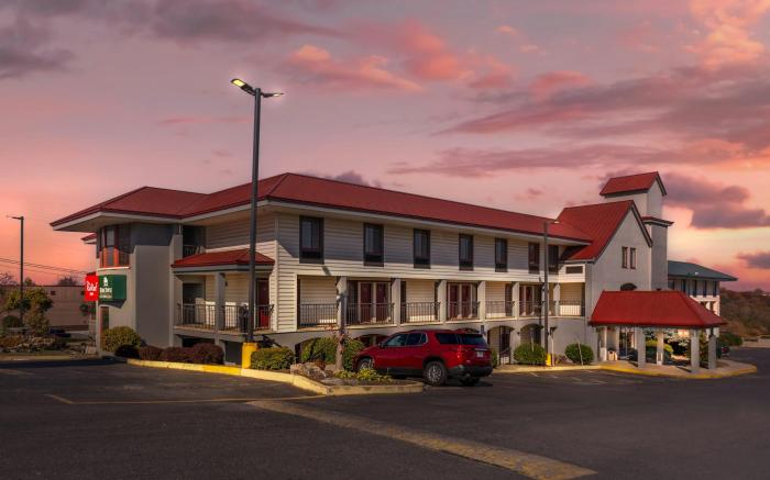 HomeTowne Studios Lancaster