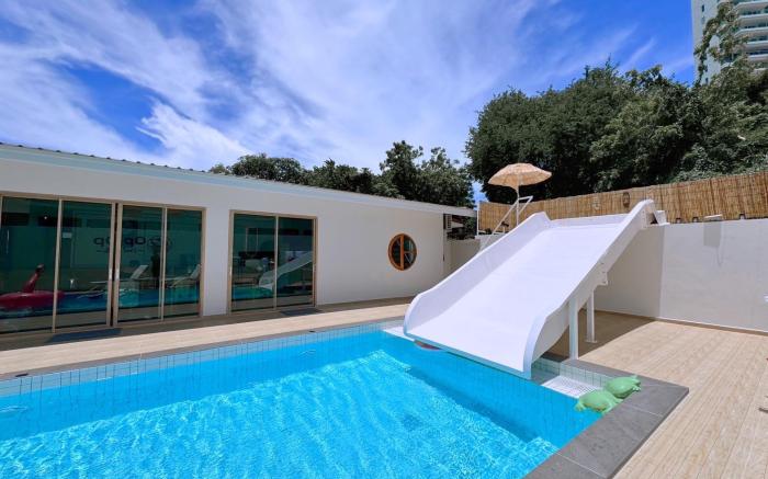 De Beach Pool Villa - 3-Minute Walk to Beach, 5 Bedrooms, Newly Built Clean Pool Villa