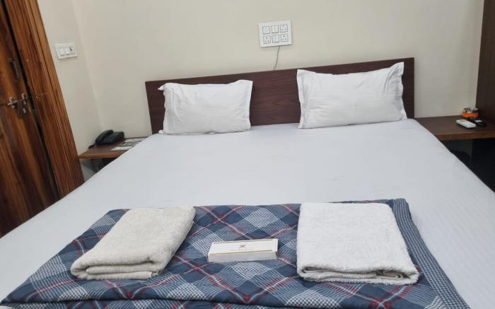 HIGH SKY HOTEL SHEELA BYE PASS ROHTAK 9812120705