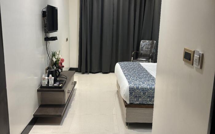 Hotel Gurudev Kunj