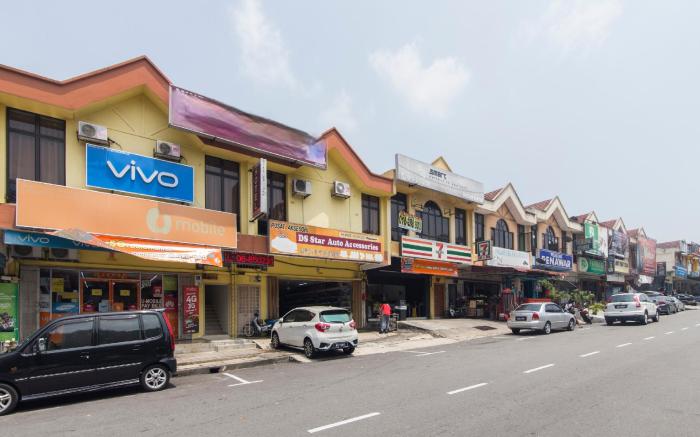 Mines Cempaka Budget Hotel