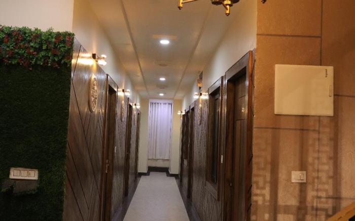 Hotel SR Siddhivinayak
