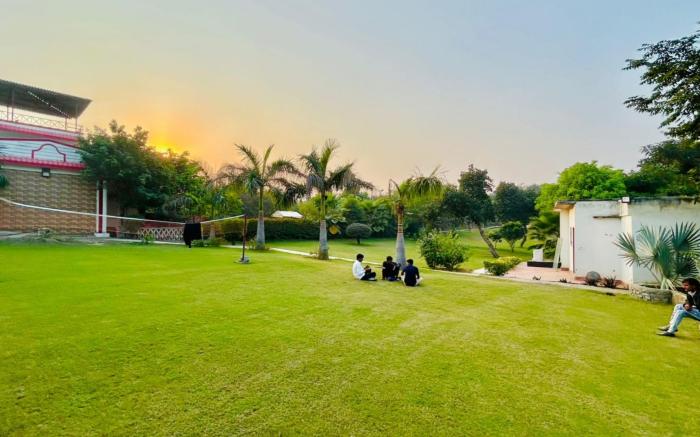 Royal stay farm house in gurgaon