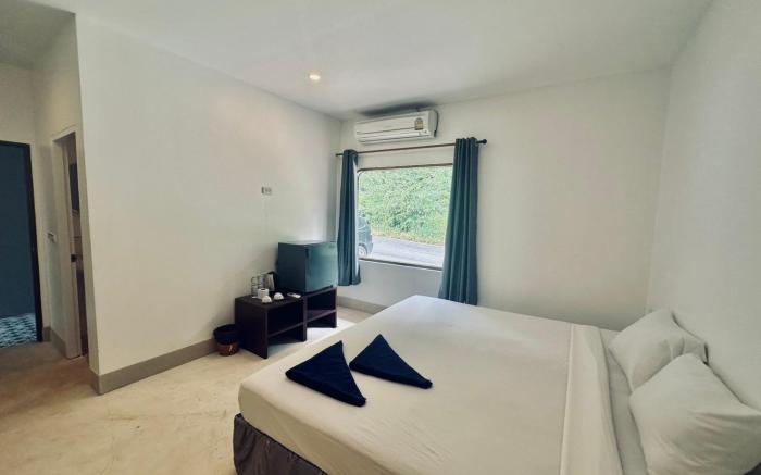 Kohchang stayin premium hotel beach street market