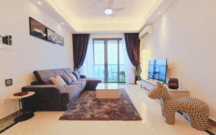 R&F Princess Cove Seaview Apartment by Zylo House