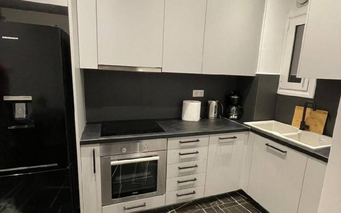 Athens Stylish 2BD Apt with Bal Near Larissa Merto