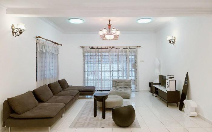 5 min to ipoh town/bungalow 5br 22pax  pasir puteh
