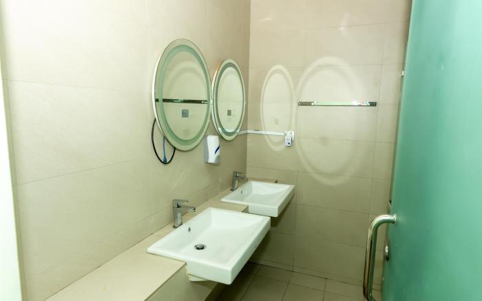 IMAGO 4 Bed Seaview Apartment w Own Garden & BBQ 