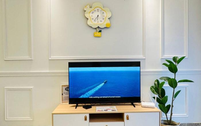 Skyline Seaview 3BRunit atR&F SeineRegion by Anju