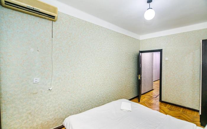 Cozy 3-bedroom apartment on Nizami st Fountain Sqr
