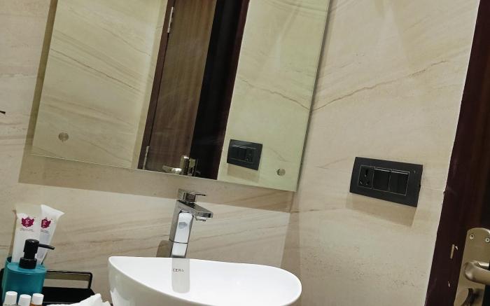 Ganeshwaram Hotel and Banquet, Sector-149, Noida