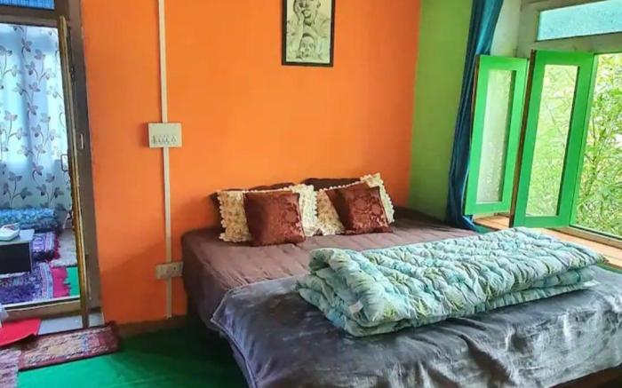 Paradise Doors Homestay (Deohari)