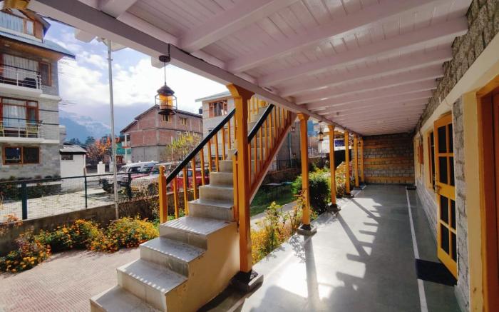 Meherbagh - Himachali Homestay Manali
