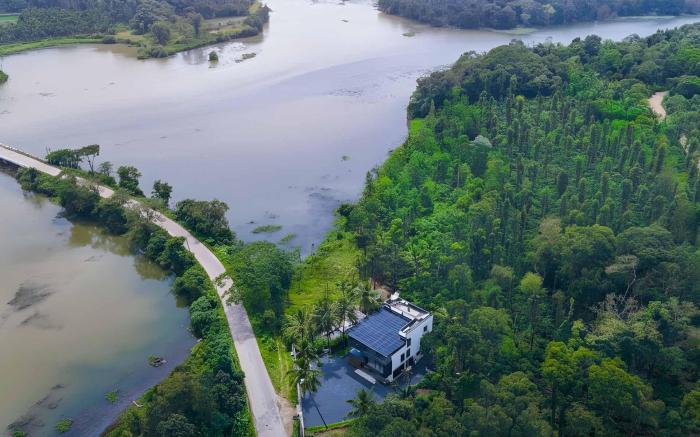 StayVista at The Rivernook