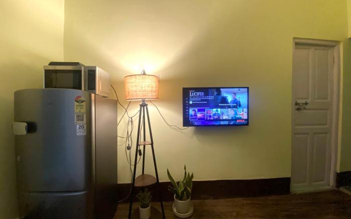 Studio room near Quest Mall