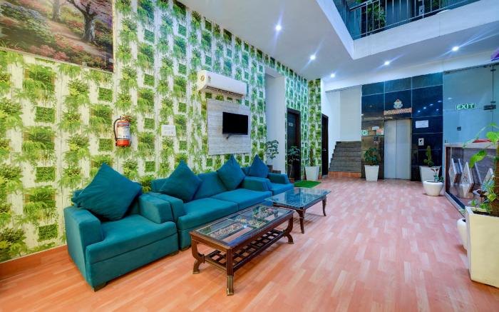 Hotel Classic Paradise- Near IGI Airport Terminal3
