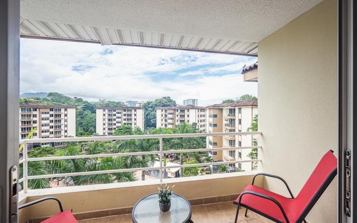 Costa Linda Jaco Beach pool view Balcony