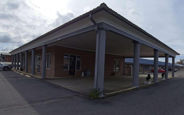 Travelodge by Wyndham Thomasville AL