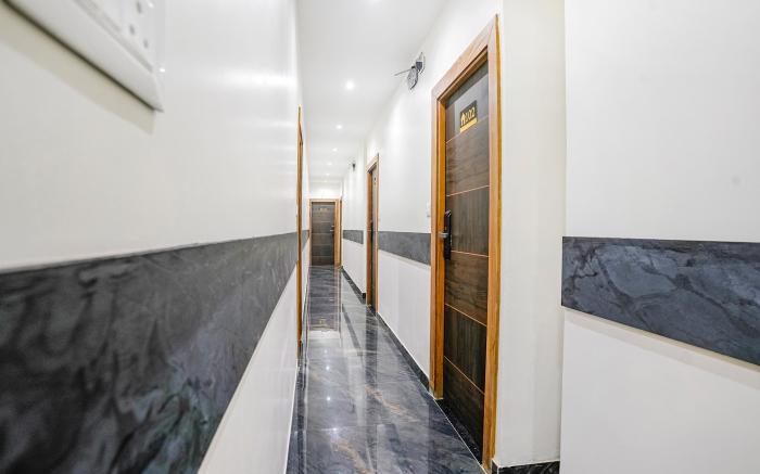 FabHotel Riza International