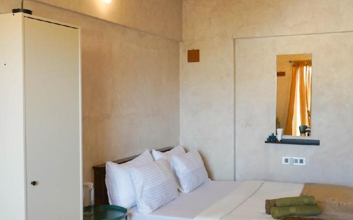 Luxe Studio w Coffee Machine, Wifi, Balcony & A/C