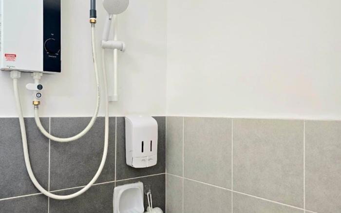 Near KLIA with atari game@Alanis Sepang 1R1B 1P