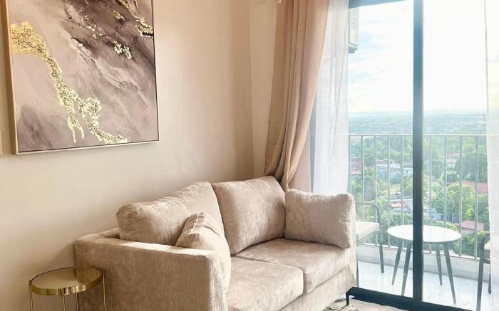 NEW! 1BR with Balcony & Free Parking @ Casa Arbo