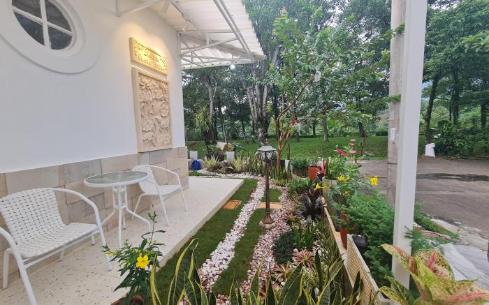 Evelyne's Guest House