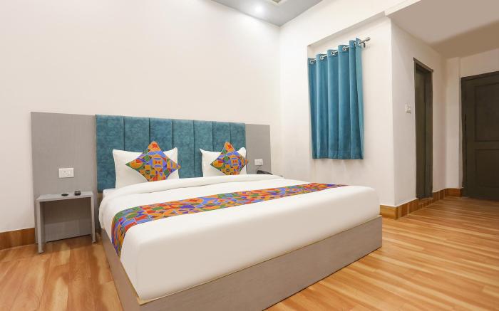 FabHotel Villa The Suites - Nr. Prayagraj Junction
