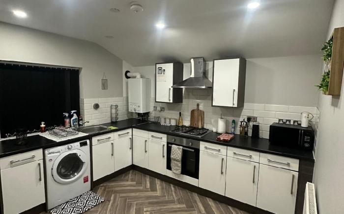 1 Bedroom Flat By City Centre  
