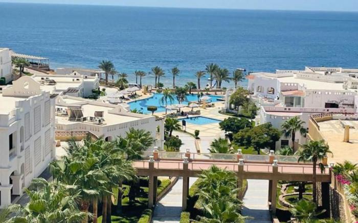 Independents Continental Plaza Beach Resort By IHG