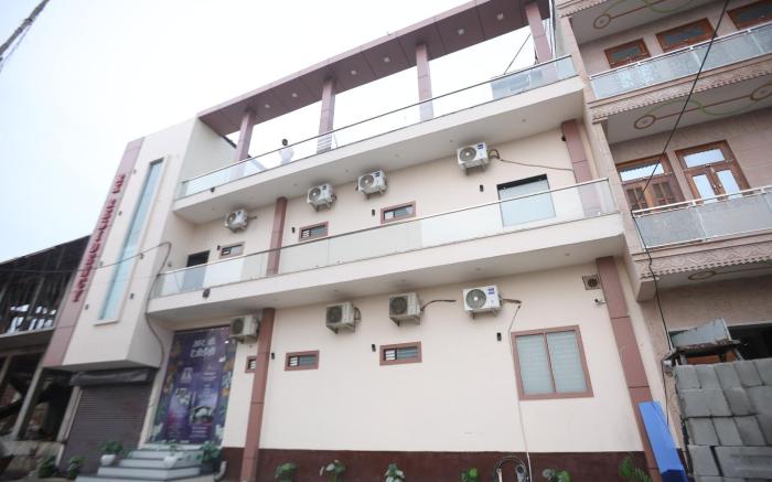 Hotel RK Residency Near Prem Mandir