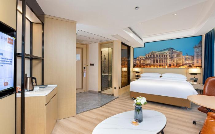Vienna Hotel Jiujiang Binjiang East Road Pipa Pavilion