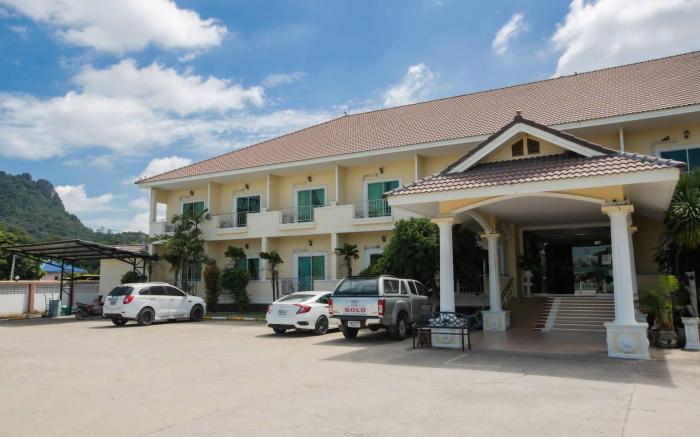 JRDI Resort Lopburi
