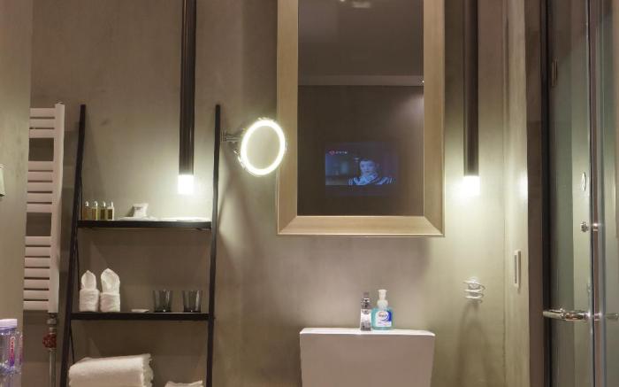 Time Tunnel Designer Hotel