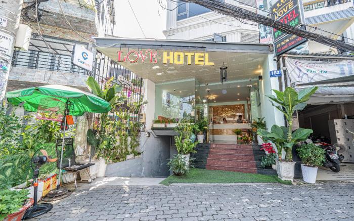 Cozrum - Love Hotel Trần Thị Nghỉ