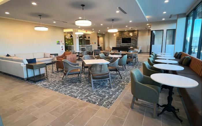 La Quinta Inn and Suites by Wyndham Lincoln