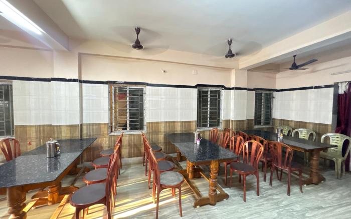 Radheshyam Hotel & Restaurant Old Digha