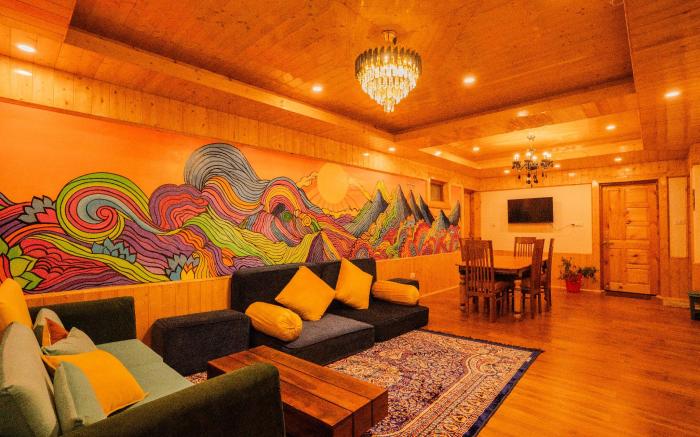 Mellow At Manali