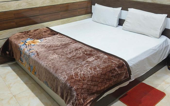 Shree Radhey Nikunj Yatri Niwas
