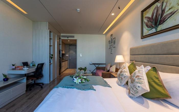 Luxe Couples Loft by IOI Selects