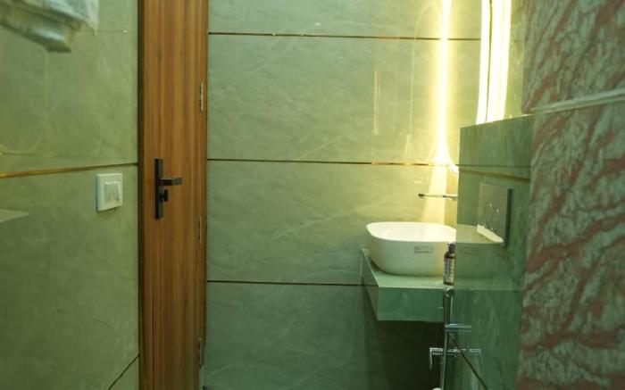 Deep palace inn