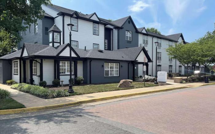 Dulles Suites