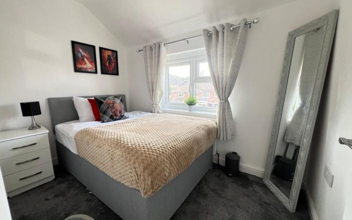 The Ideal Home 3-Bedroom for Groups & Contractors