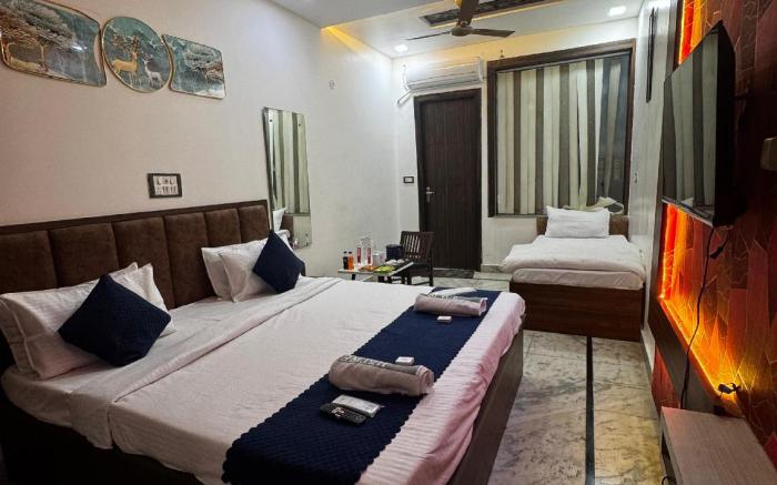 Royal Taj Twin Palace near Taj Mahal