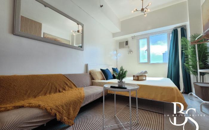 Cozy ArtDeco Studio Ayala Greenbelt CBD Makati PH