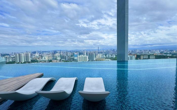 Sri Petaling 8th Stellar Fully Aircon Suite