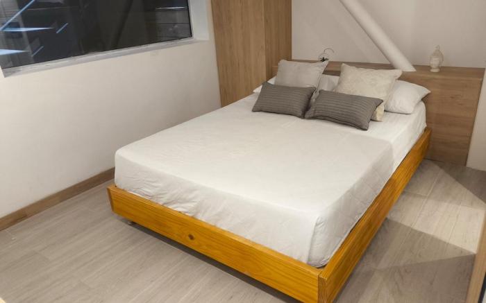 Laureles Room -La 70