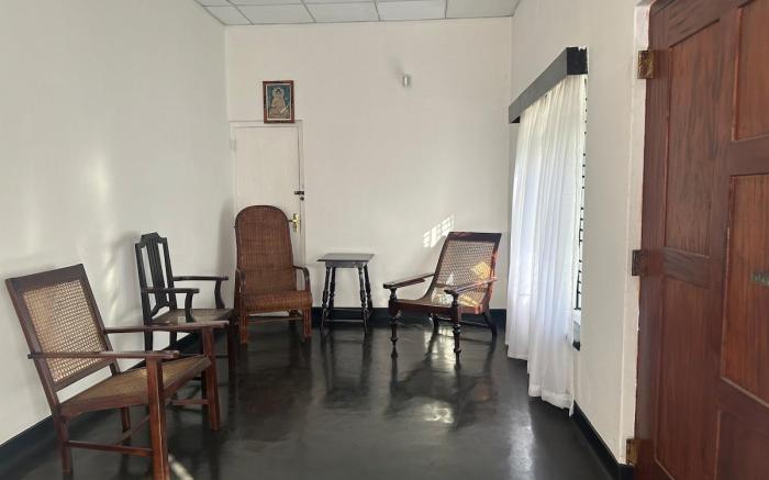 Entire House | Sleep 7 | Close to Airport | Clean