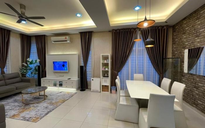 Aisy Q Homestay (Muslim Only)